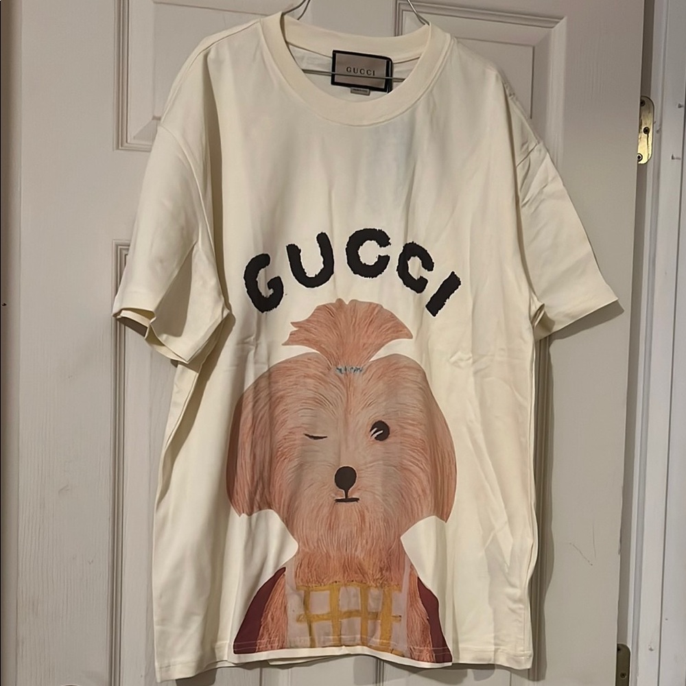 Gucci Cream T-Shirt with Dog Graphic